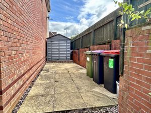 Garden to the side - click for photo gallery